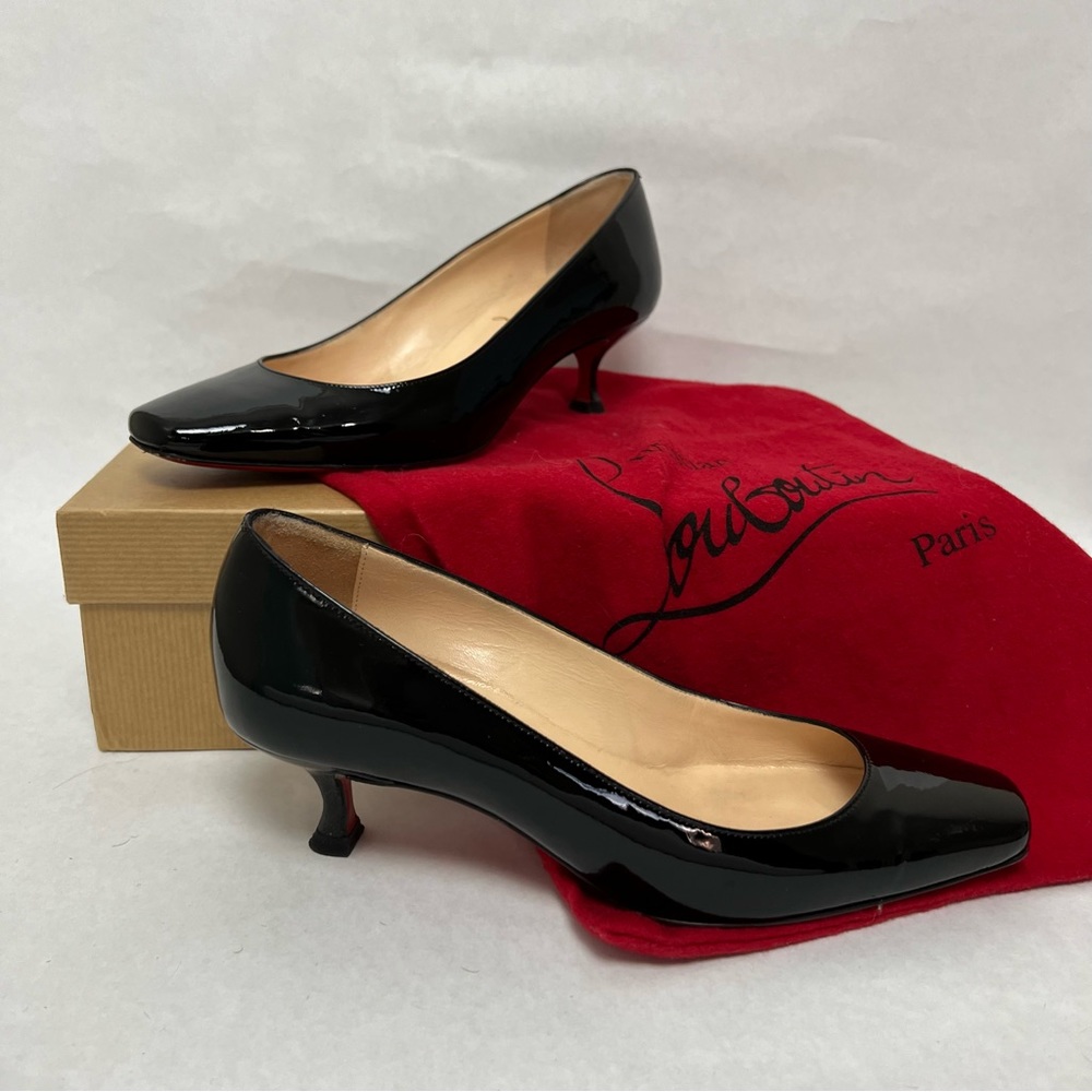 Christian Louboutin black patent leather kitten heels with box and duster